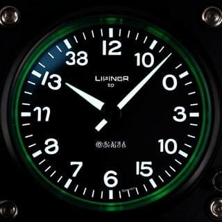 Mint aviator dial
